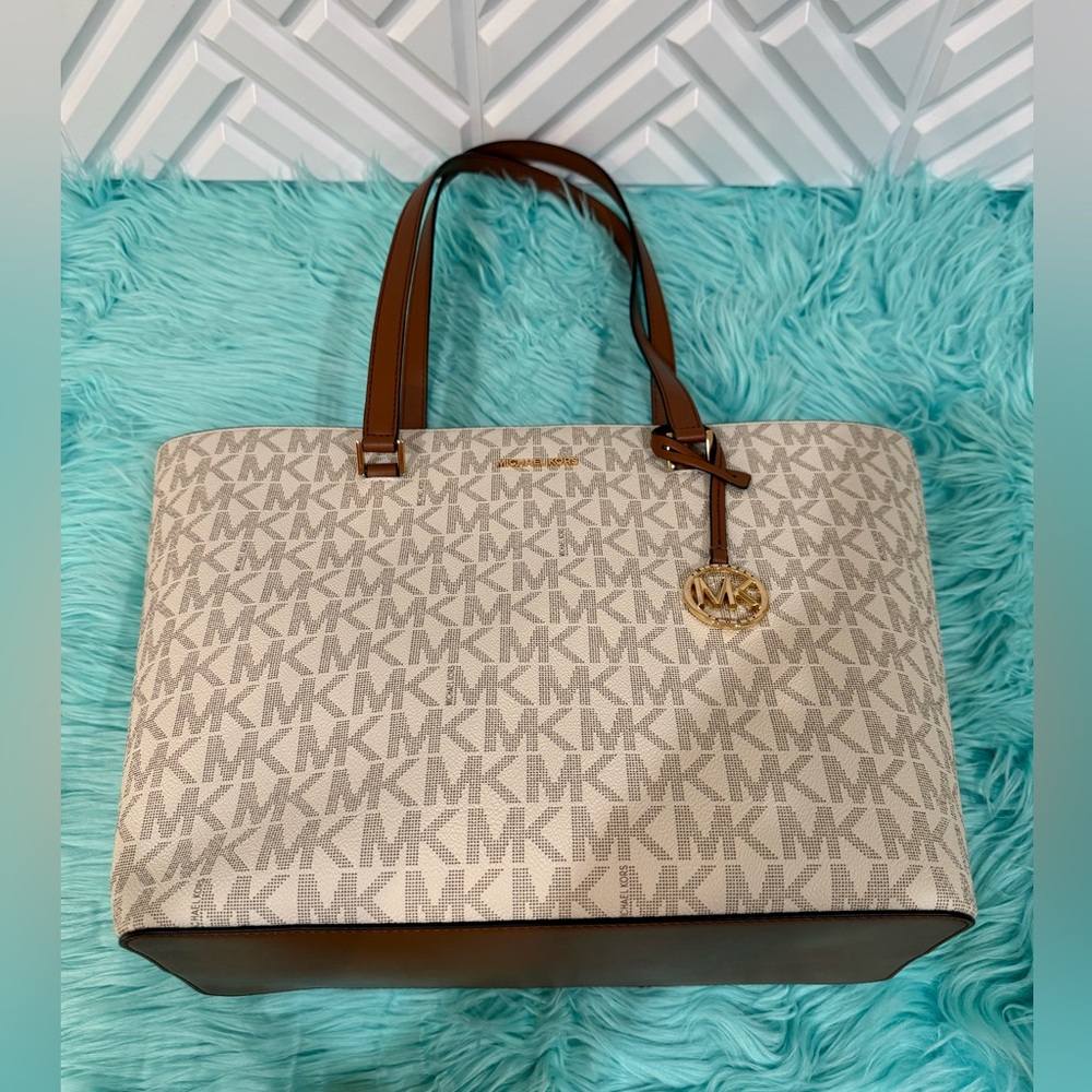 Michael Kors Savannah Large Saffiano Leather Tote NWT - Picture 5 of 11